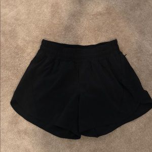 Lululemon Track that short 5” size 8